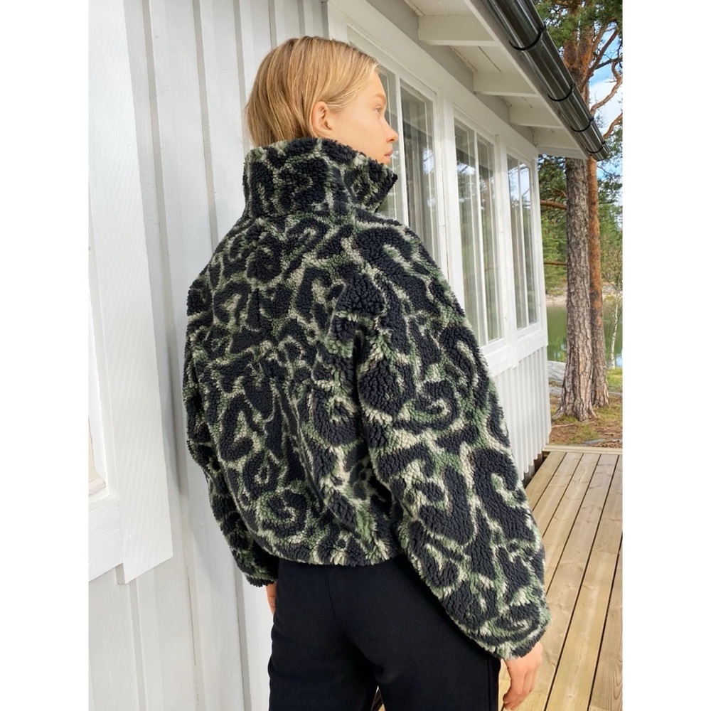 Aritzia TNA Half Zip Rush Polar Fleece Pullover Jacket Green Print Medium - Picture 7 of 12
